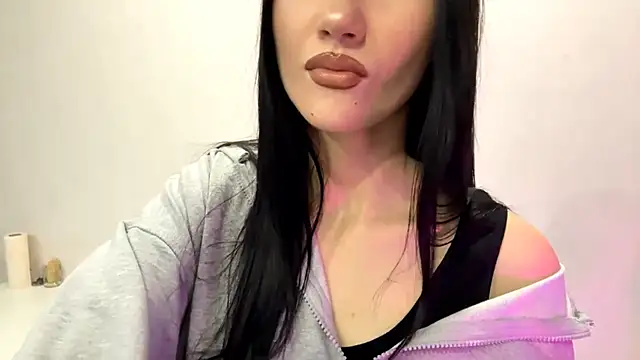 Snapshot of Beautyofnlka chatting on November 24, 2025, 1:00 pm Beautyofnlka online show from November 24, 2025, 1:00 pm