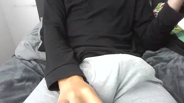 latinman7944 online show from February 28, 2026, 6:40 pm