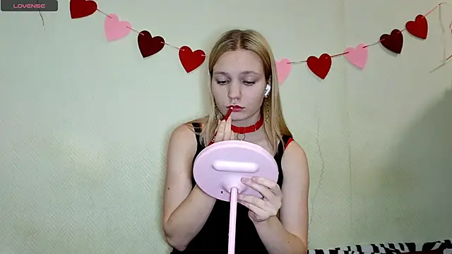 Snapshot of xlo_lax chatting on November 23, 2025, 12:48 pm xlo lax online show from November 23, 2025, 12:48 pm