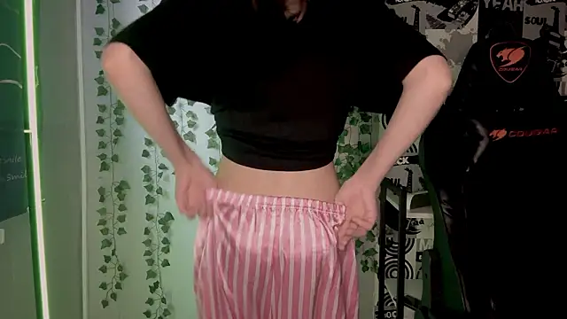 helgicuteness online show from March 2, 2026, 11:39 am