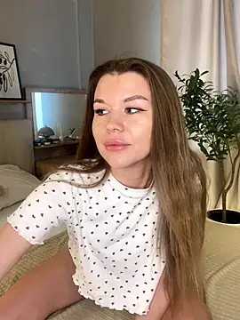 Snapshot of AllyBaley chatting on December 3, 2025, 8:03 am AllyBaley online show from December 3, 2025, 8:03 am