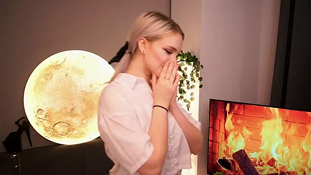 Snapshot of DorthaDunt chatting on December 1, 2025, 8:21 pm DorthaDunt online show from December 1, 2025, 8:21 pm