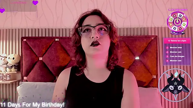 Kiri Velvet online show from May 4, 2026, 8:00 pm