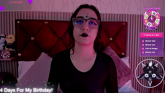 Kiri Velvet online show from May 9, 2026, 8:12 pm