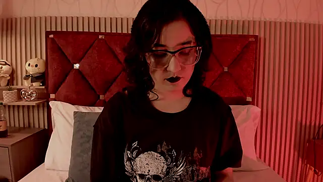 Kiri Velvet online show from May 29, 2026, 8:48 pm