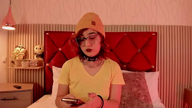 Kiri Velvet online show from May 20, 2026, 8:28 pm