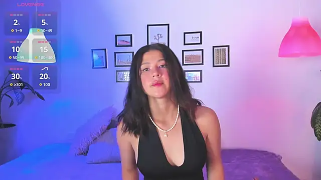 Snapshot of Skyy_bloom chatting on May 20, 2026, 12:24 pm Skyy bloom online show from May 20, 2026, 12:24 pm
