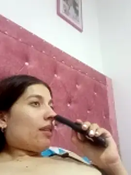 dulcecielo  online show from February 3, 2026, 3:15 am