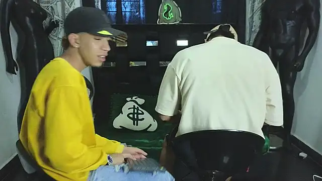 Snapshot of Princess_Room chatting on December 14, 2025, 7:08 pm Princess Room online show from December 14, 2025, 7:08 pm