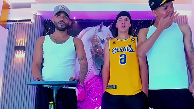 Snapshot of Asmodeohot20 chatting on November 25, 2025, 5:52 am Asmodeohot20 online show from November 25, 2025, 5:52 am