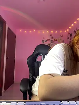 Snapshot of Davne_ chatting on March 20, 2026, 9:38 pm Davne online show from March 20, 2026, 9:38 pm