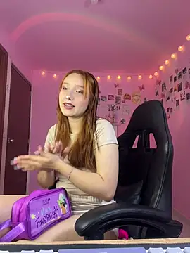 Snapshot of Davne_ chatting on March 18, 2026, 9:15 pm Davne online show from March 18, 2026, 9:15 pm