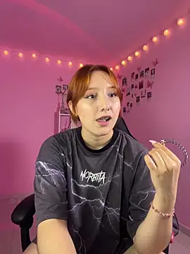 Davne  online show from April 28, 2026, 2:27 am