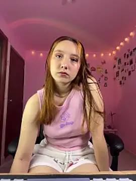 Snapshot of Davne_ chatting on March 13, 2026, 7:08 pm Davne online show from March 13, 2026, 7:08 pm