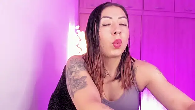 Snapshot of MaddieHunter chatting on April 30, 2026, 2:35 pm MaddieHunter online show from April 30, 2026, 2:35 pm