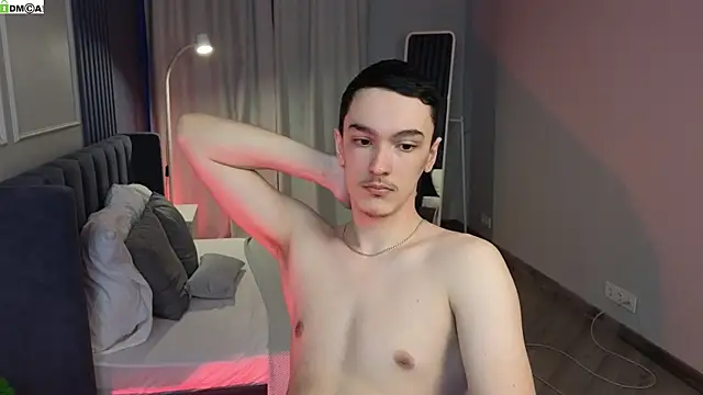 MoonlinSkinn online show from March 20, 2026, 1:06 am