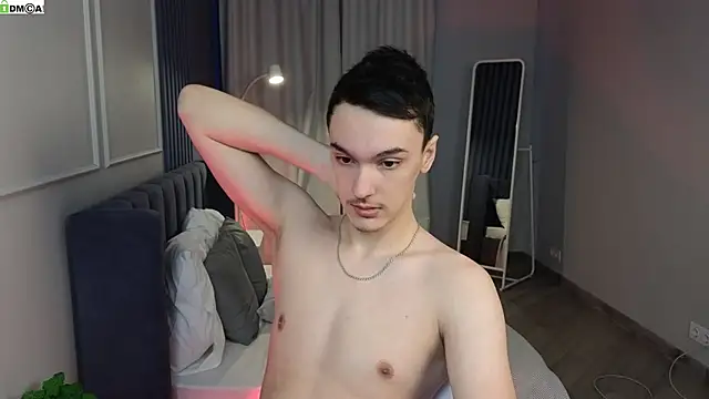 MoonlinSkinn online show from March 12, 2026, 1:11 am