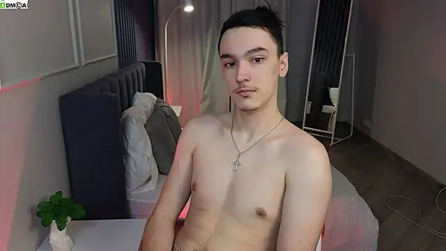 MoonlinSkinn online show from March 13, 2026, 1:10 am