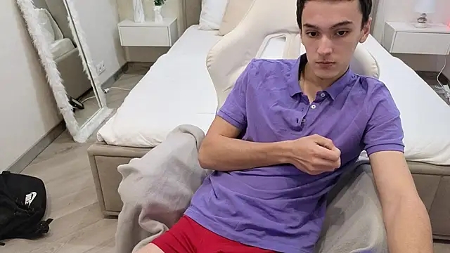 MoonlinSkinn online show from November 28, 2025, 8:03 am