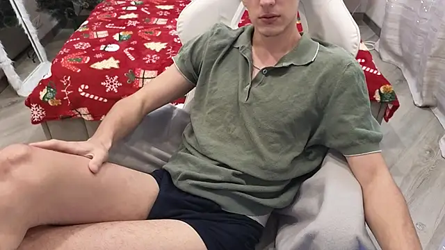 MoonlinSkinn online show from December 21, 2025, 8:05 am