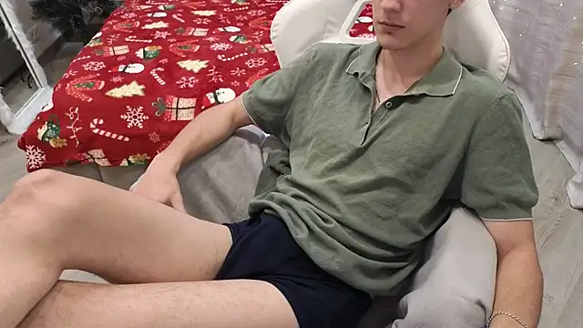 MoonlinSkinn online show from December 22, 2025, 1:06 am