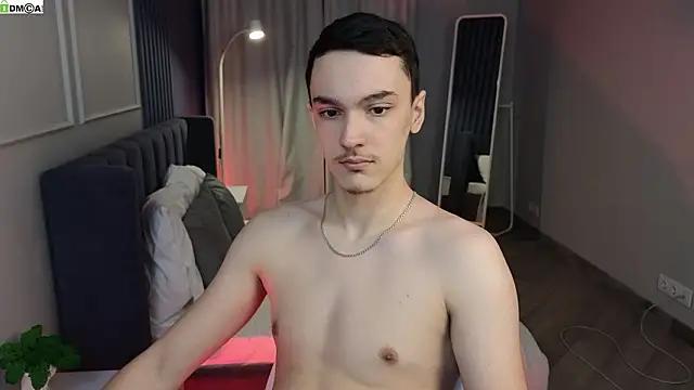 MoonlinSkinn online show from March 15, 2026, 1:01 am