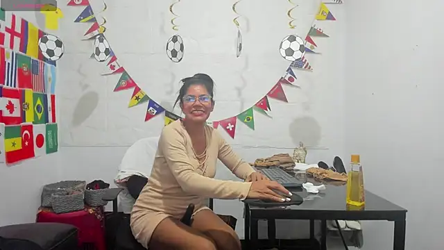 Miss clarepocahose online show from June 20, 2026, 1:21 am
