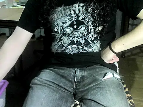 OreCam online show from April 24, 2026, 10:01 pm