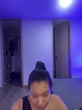 KarolRojas 22 online show from May 3, 2026, 3:33 am