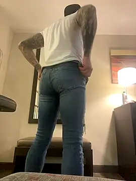 Snapshot of JSizzle13 chatting on December 1, 2025, 4:35 am JSizzle13 online show from December 1, 2025, 4:35 am