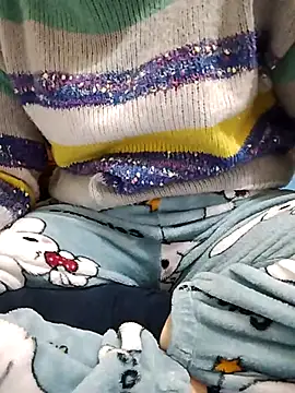 HanniZii online show from December 17, 2025, 12:48 am