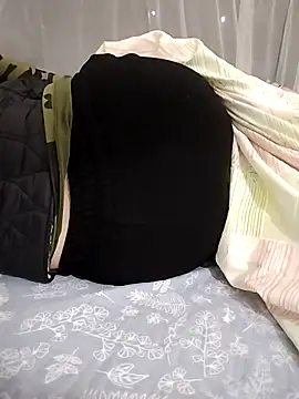 HanniZii online show from February 3, 2026, 6:22 am