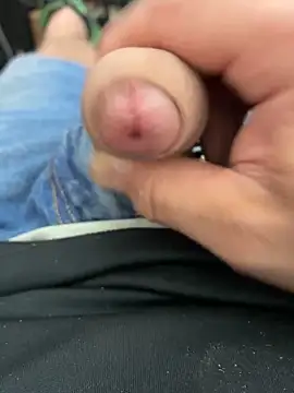 2addictivelyhorny online show from March 16, 2026, 11:36 am