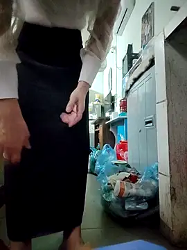 Snapshot of LianLaz chatting on December 4, 2025, 10:14 am LianLaz online show from December 4, 2025, 10:14 am