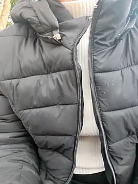 Snapshot of LianLaz chatting on February 4, 2026, 9:04 am LianLaz online show from February 4, 2026, 9:04 am