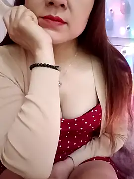 Snapshot of Lily-ross22 chatting on March 11, 2026, 5:12 am Lily-ross22 online show from March 11, 2026, 5:12 am