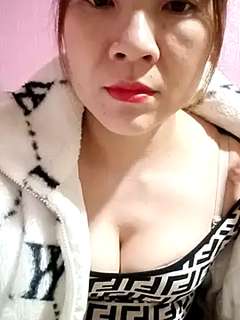 Snapshot of Lily-ross22 chatting on November 24, 2025, 5:02 pm Lily-ross22 online show from November 24, 2025, 5:02 pm