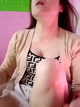 Snapshot of Lily-ross22 chatting on February 5, 2026, 3:24 am Lily-ross22 online show from February 5, 2026, 3:24 am