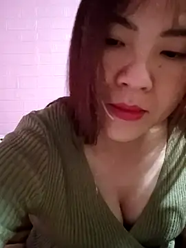 Snapshot of Lily-ross22 chatting on December 2, 2025, 3:47 pm Lily-ross22 online show from December 2, 2025, 3:47 pm