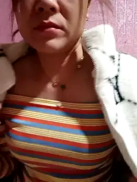 Snapshot of Lily-ross22 chatting on November 28, 2025, 11:49 pm Lily-ross22 online show from November 28, 2025, 11:49 pm