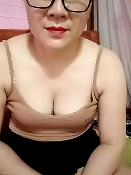 Lily-ross22 online show from July 3, 2026, 4:13 pm