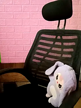 Lily-ross22 online show from July 25, 2026, 8:33 am