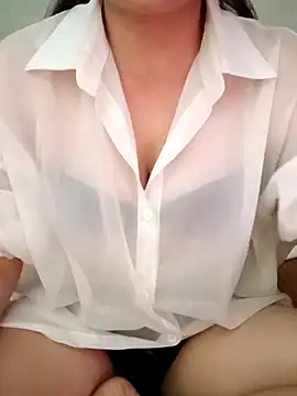 Lily-ross22 online show from April 28, 2026, 3:05 pm