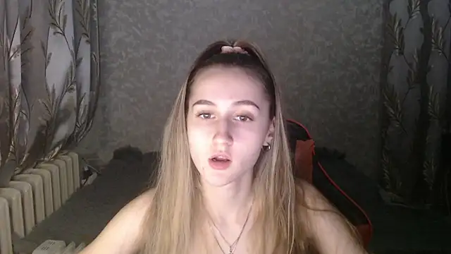 Snapshot of Ave_Costly chatting on December 14, 2025, 2:55 pm Ave Costly online show from December 14, 2025, 2:55 pm