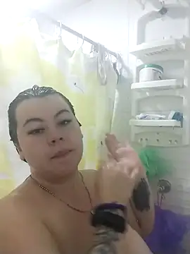 Snapshot of Reynpau19 chatting on December 17, 2025, 10:48 pm Reynpau19 online show from December 17, 2025, 10:48 pm