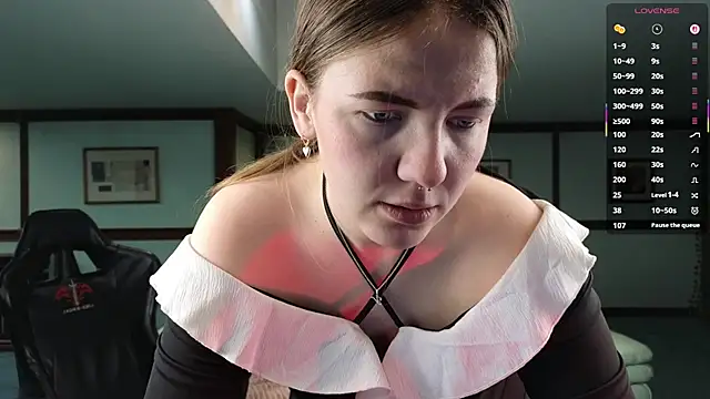 KiraRustle online show from February 4, 2026, 2:39 am