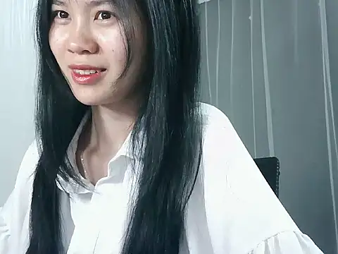 Snapshot of Nunaa18 chatting on December 4, 2025, 3:22 pm Nunaa18 online show from December 4, 2025, 3:22 pm