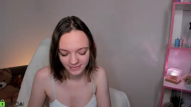 Snapshot of Olivia_Riesz chatting on December 14, 2025, 1:45 am Olivia Riesz online show from December 14, 2025, 1:45 am