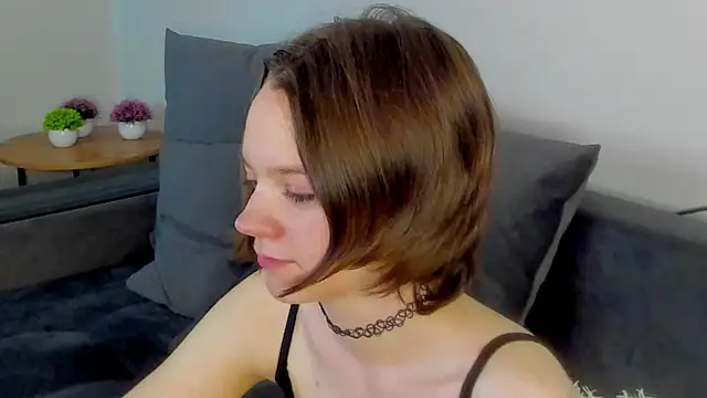 Snapshot of Olivia_Riesz chatting on June 14, 2026, 1:24 am Olivia Riesz online show from June 14, 2026, 1:24 am