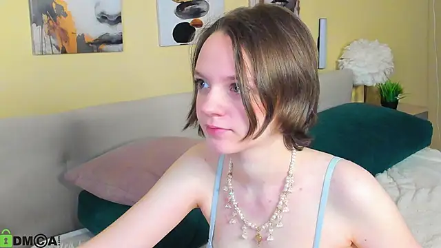 Olivia Riesz online show from May 5, 2026, 1:08 am
